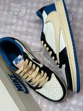 Travis Scott x Air Jordan 1 Low Round-Toe Low-Top Sneakers